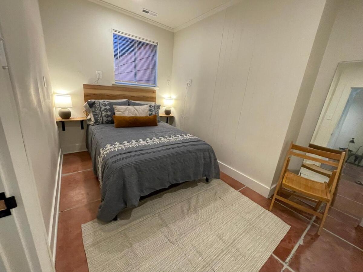 Santa Fe Inspired Bungalow- 5 Minutes To Downtown *