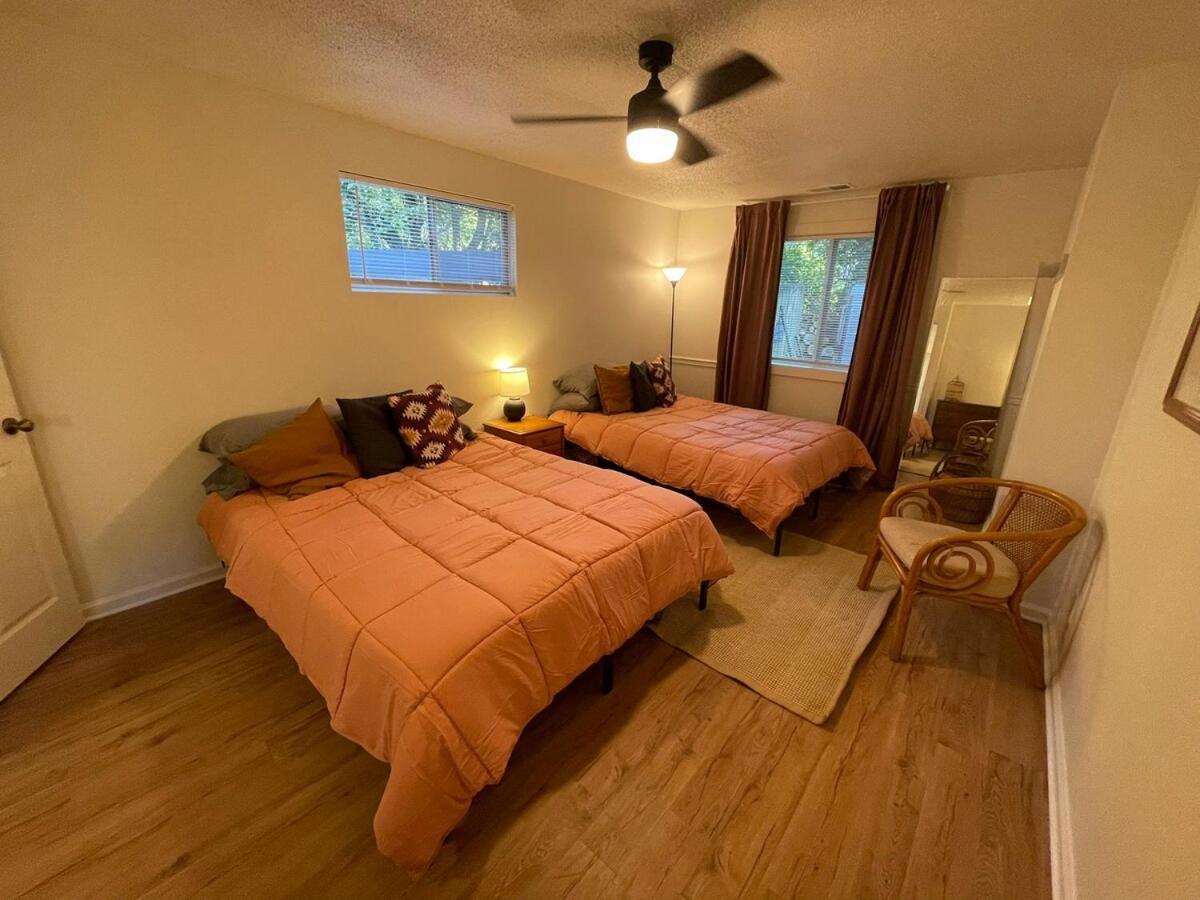 Santa Fe Inspired Bungalow- 5 Minutes To Downtown Holiday home *